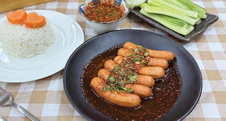 SCHAU ESSEN เสิร์ฟพร้อมน้ำจิ้มแจ่วรสแซ่บสไตล์ไทย